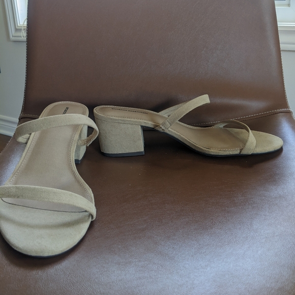 Nude strappy block heels - Picture 2 of 4